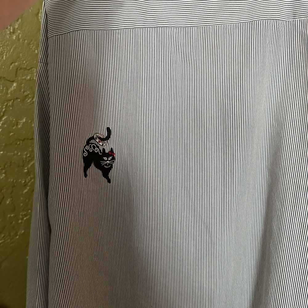 Gray Cat Embroidered Button Down Shirt - Picture 3 of 5
